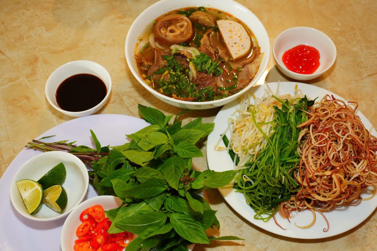 "Cầm 80 Cành Tìm Bữa Sáng Chất Lượng Tại Cần Thơ? Đến Ngay Bún Bò 153: Đây Là Lý Do!" bunbo15