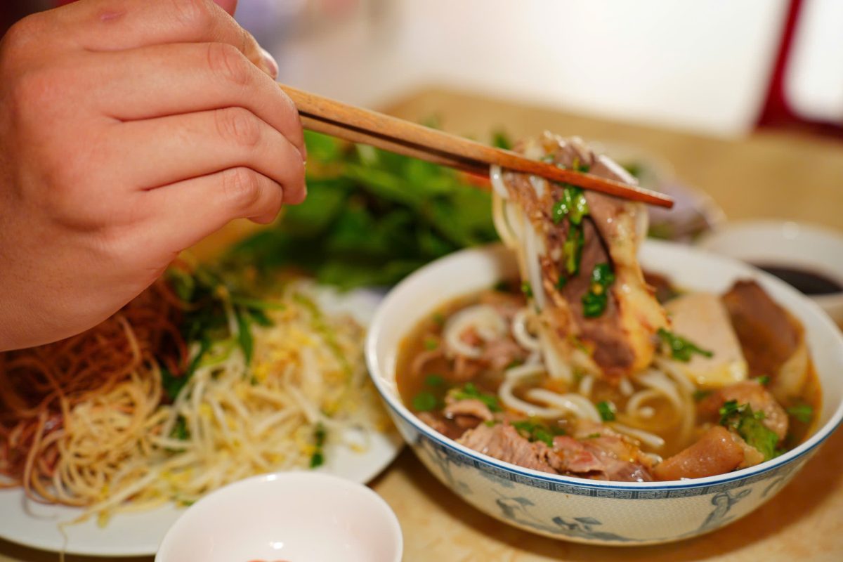 Đánh Thức Vị Giác Với Tô Bún Bò 60k "Gây Nghiện" Tại Bún Bò 153! bunbo6